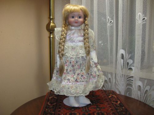 Alberon Dolls The Classique Collection Vintage Porcelain Doll ROS L5787