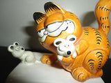 Authentic GARFIELD Catching Mice Vintage Porcelain Statue 1981