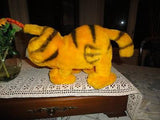 GARFIELD Stuffed Cat RARE Walking Pounce Position 7 inch tall x 14 inch long