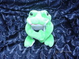 Russ Berrie Daisy Frog  Plush 1879906 Lot 2 Frogs