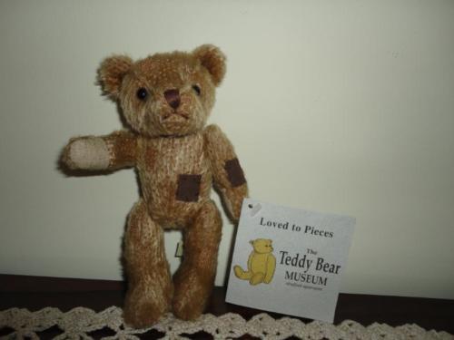 Teddy Bear Museum Stratford-Upon-Avon Loved to Pieces Mohair Bear