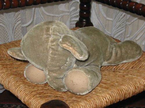 Steiff Floppy Ele 5537/28 Sleeping Elephant 28 CM Mohair NO ID