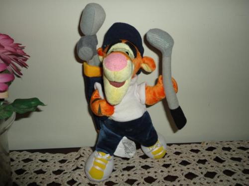 Disney Store WINNIE the POOH Golfer TIGGER Retired