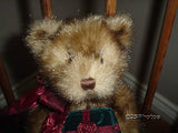 Gund 2004 Christmas Merrie Hollyday Bear 9 inch Velvet Box 88471 Rare Eyelashes