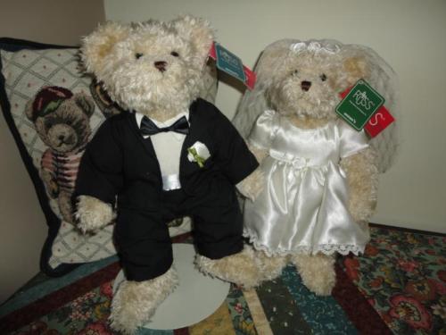 Russ Bride & Groom WEDDING BEAR SET WHITE LACE & PROMISES Retired