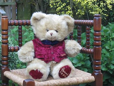 Harrods Christmas Bear Footdated 1996 Mint
