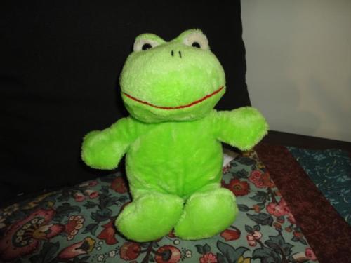 Russ Berrie Little Green Frog Retired Nr. 36155