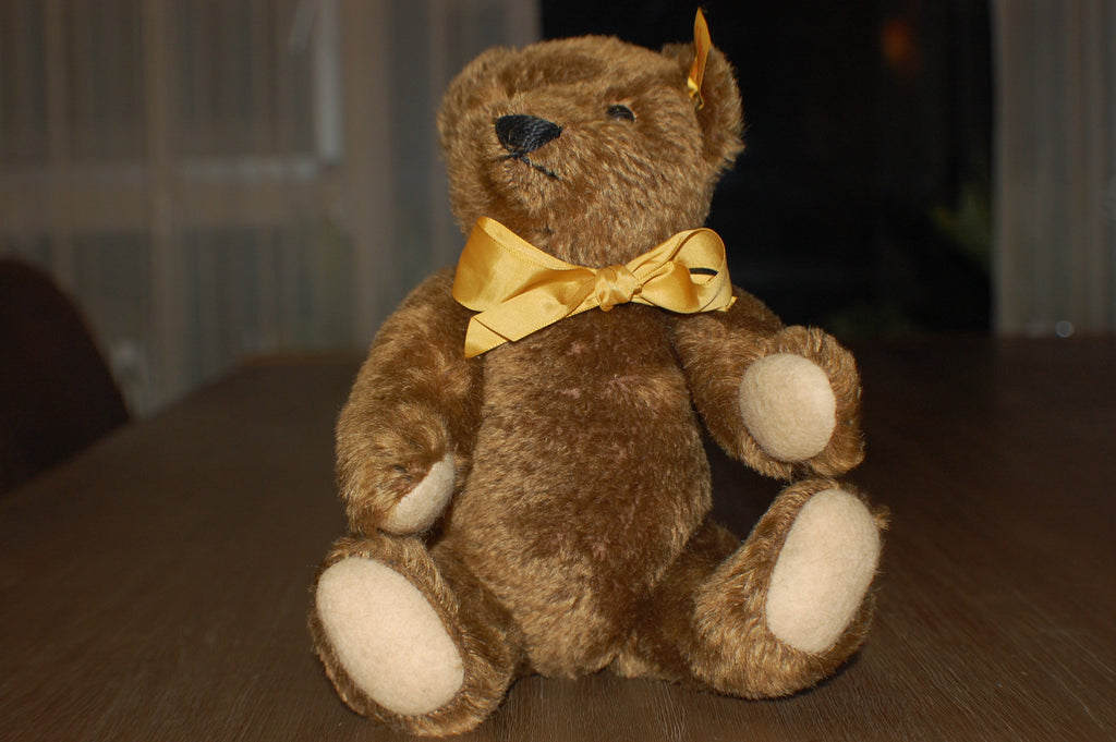 Classic brown teddy bear hotsell