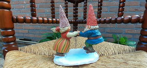 Rien Poortvliet David Gnome Catrina & Charles Skating 6.9" with Box Enesco 1996